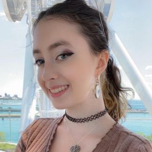 Meet your Posher, Estella